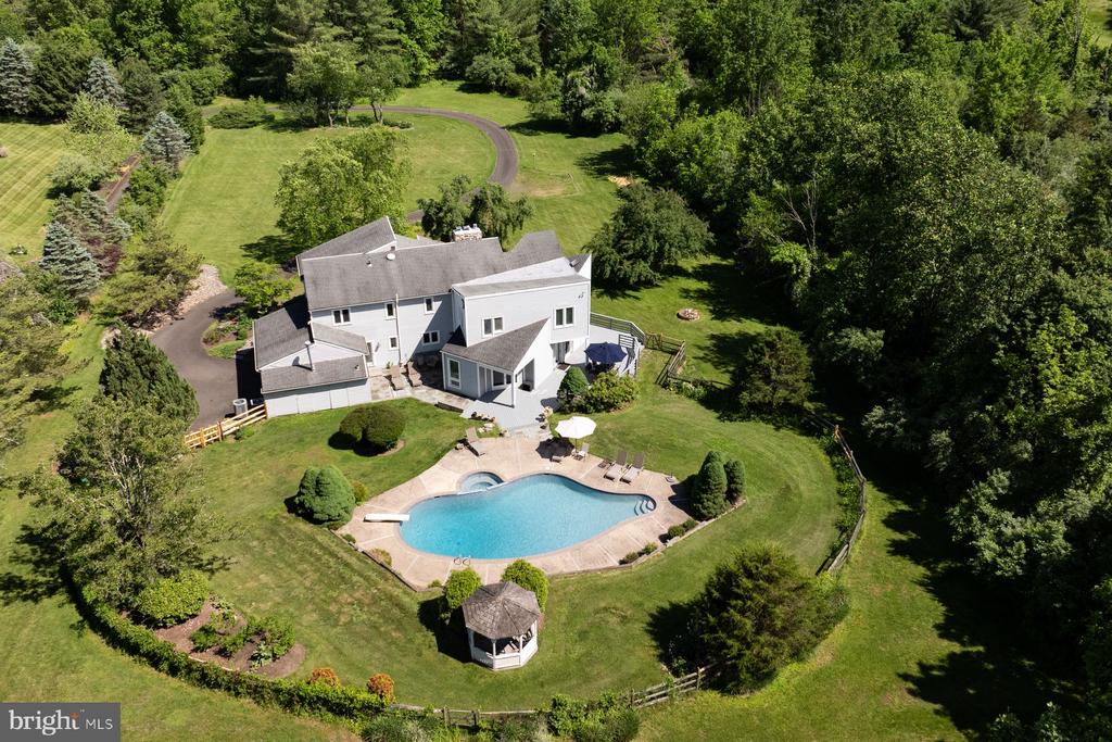 5728 CARVERSVILLE ROAD