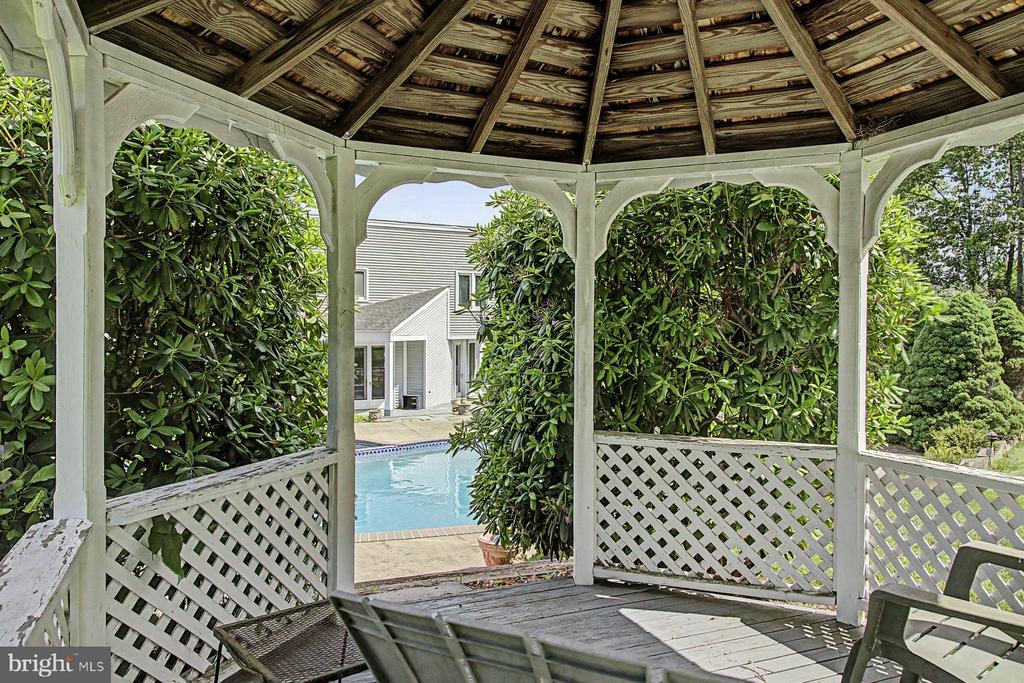 5728 CARVERSVILLE ROAD