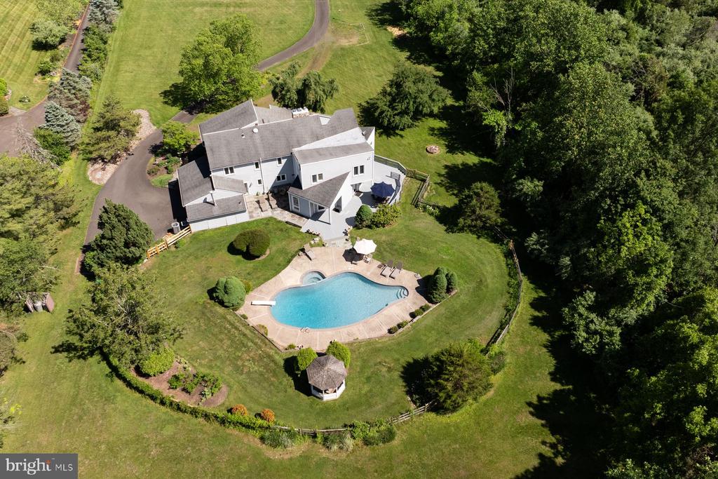 5728 CARVERSVILLE ROAD