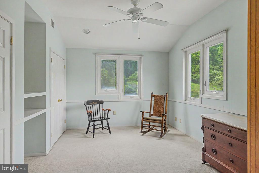 5728 CARVERSVILLE ROAD