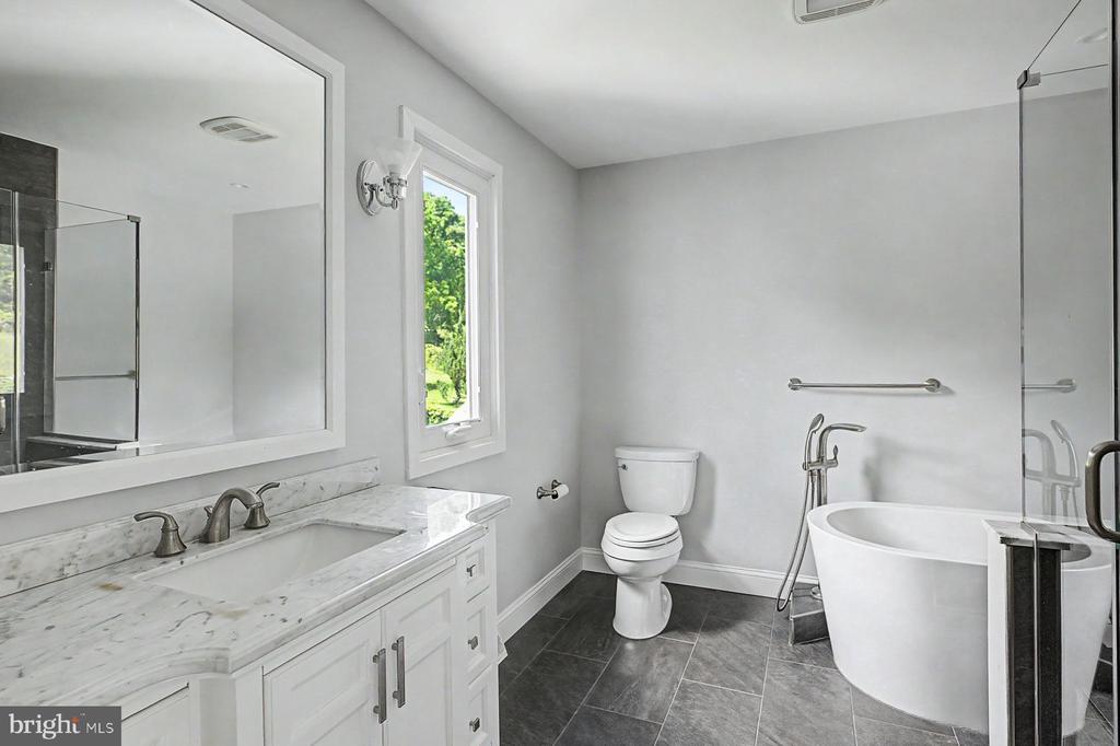 5728 CARVERSVILLE ROAD