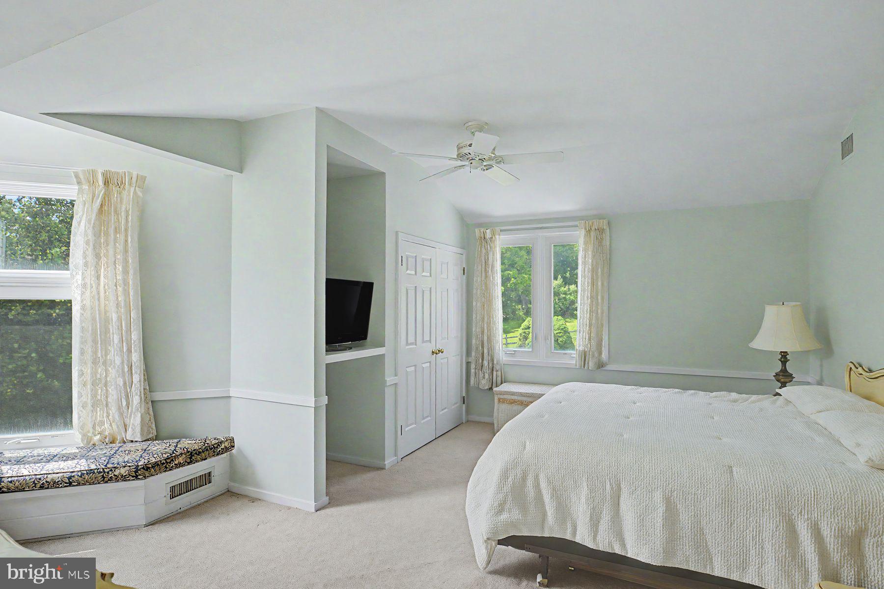 5728 CARVERSVILLE ROAD