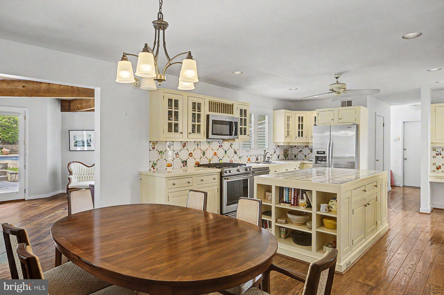 5728 CARVERSVILLE ROAD