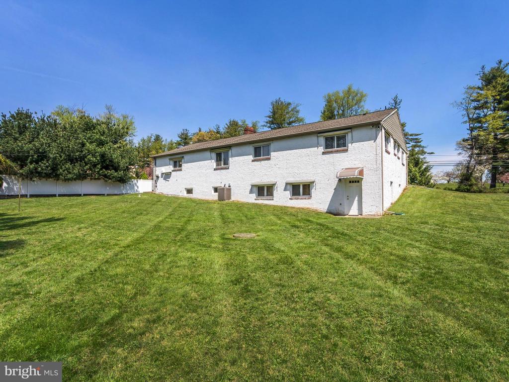 1104 ALMSHOUSE ROAD