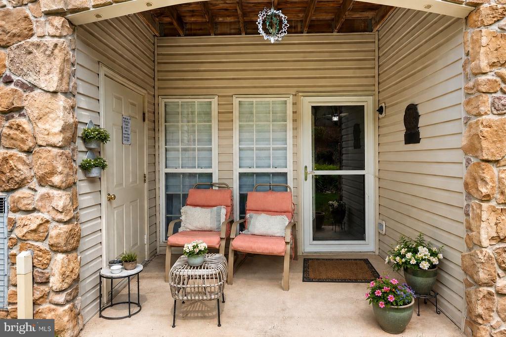 100 DOUGLAS FIR DRIVE Unit: 102