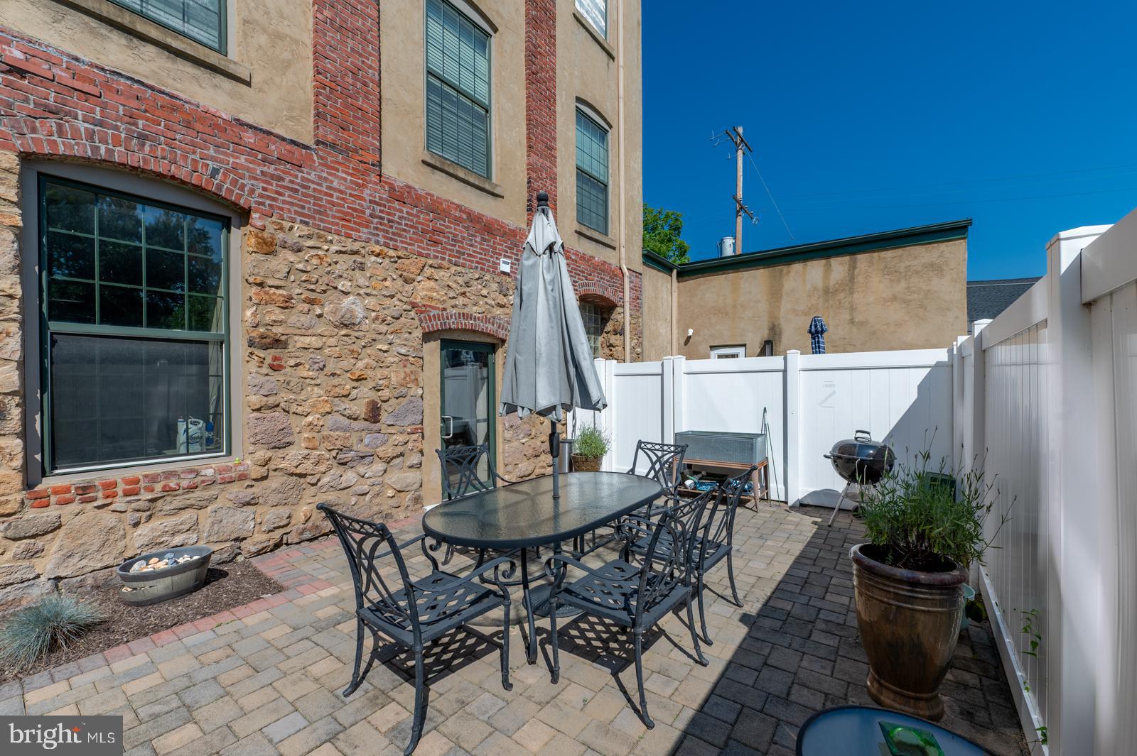 541 Washington AVENUE Unit: 301