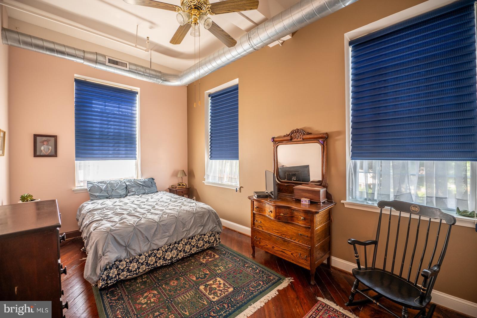 541 Washington AVENUE Unit: 301