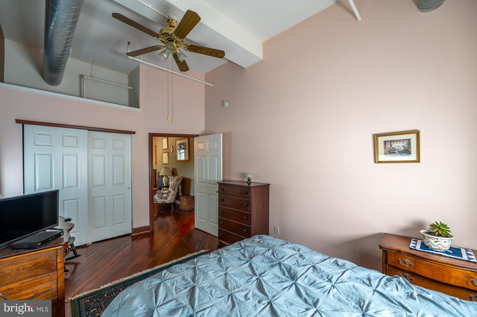 541 Washington AVENUE Unit: 301