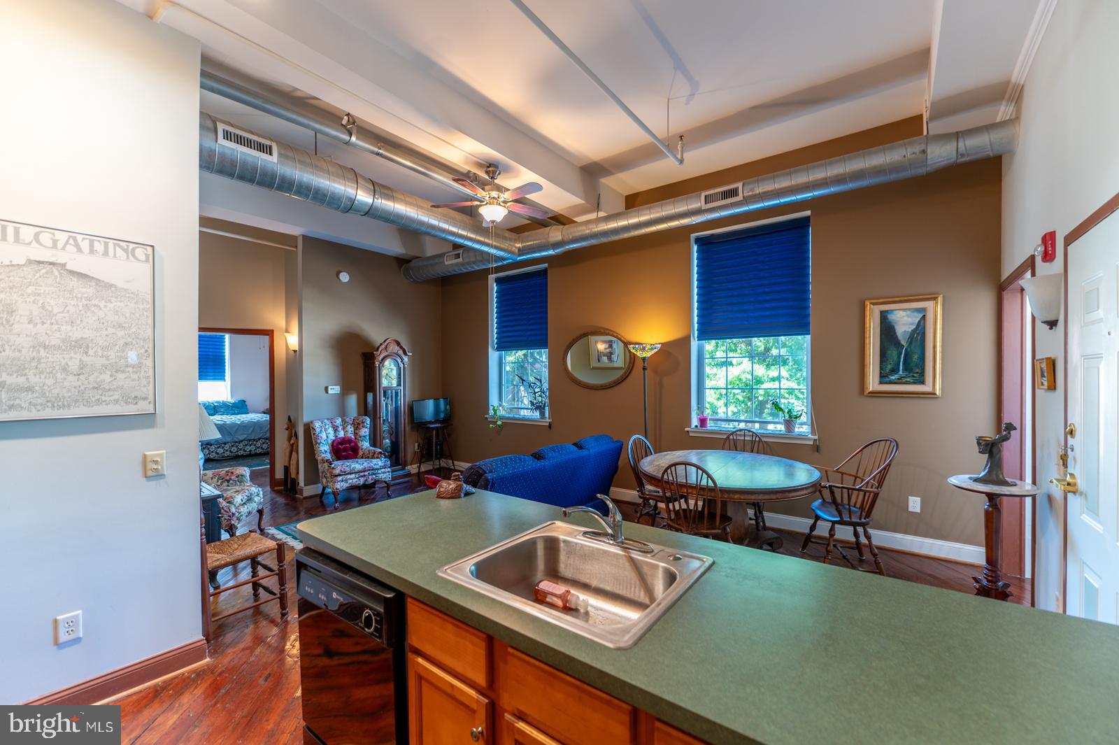 541 Washington AVENUE Unit: 301
