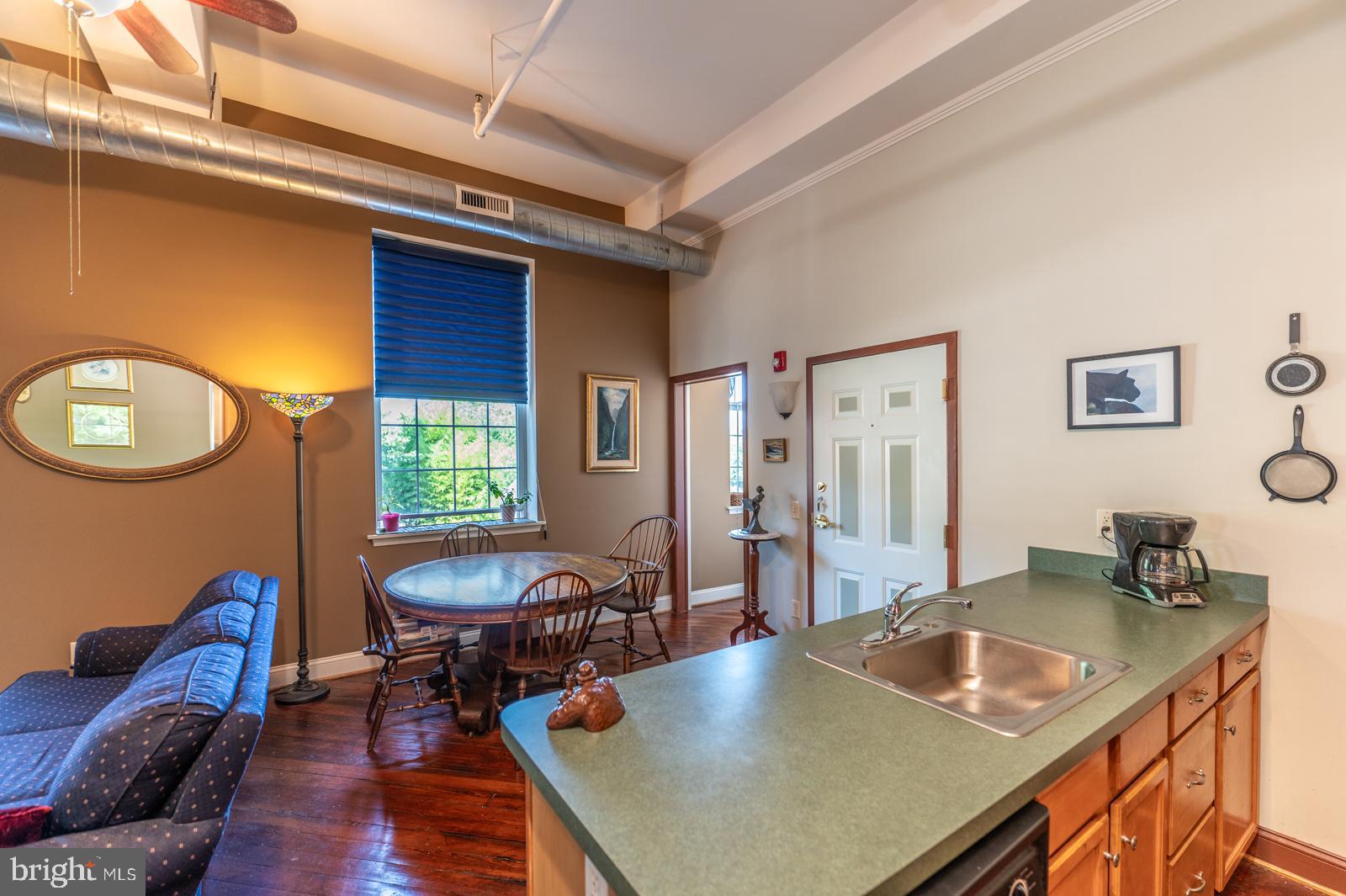 541 Washington AVENUE Unit: 301