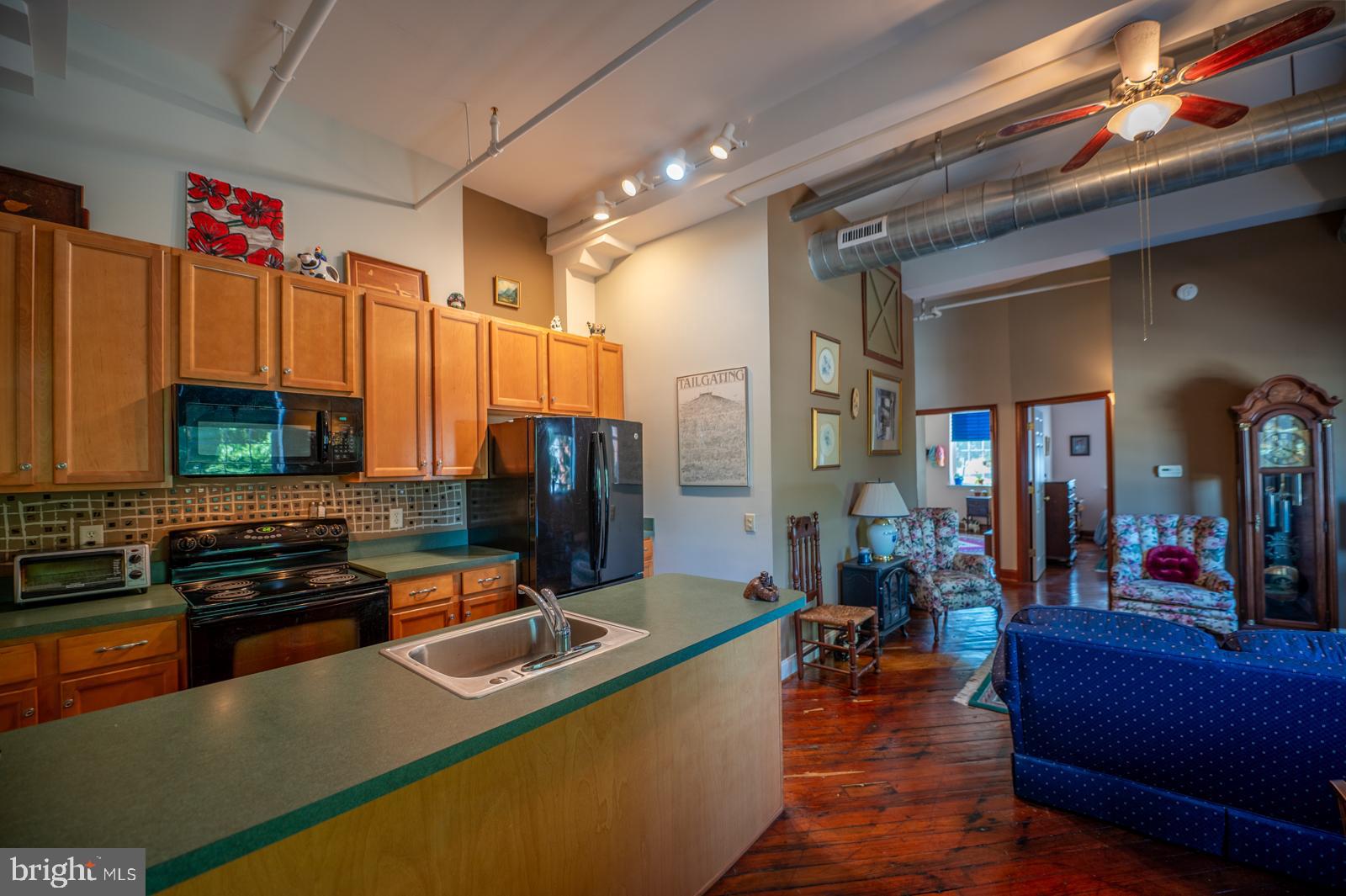 541 Washington AVENUE Unit: 301