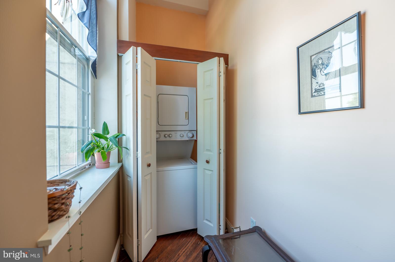541 Washington AVENUE Unit: 301