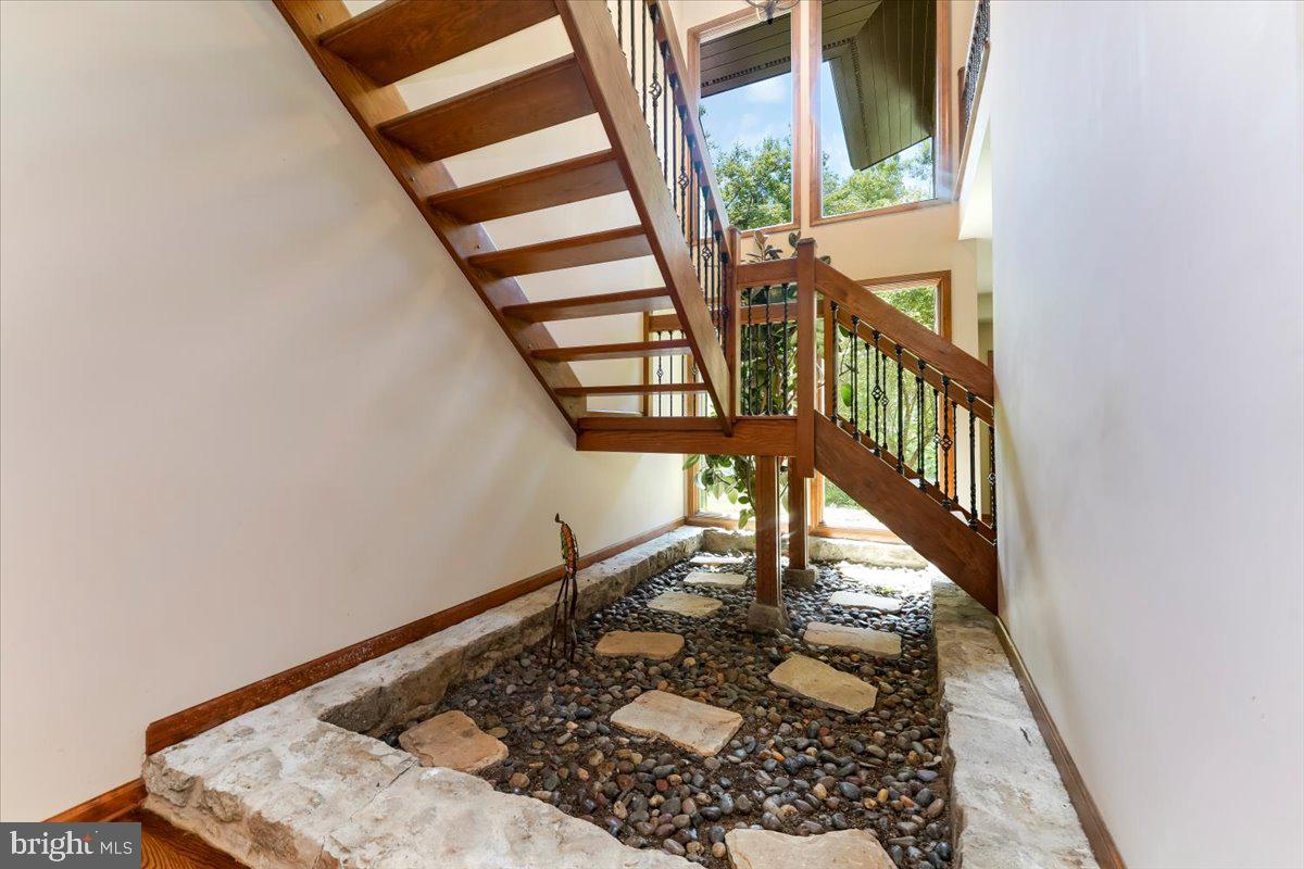 1012 Garrett Mill Rd