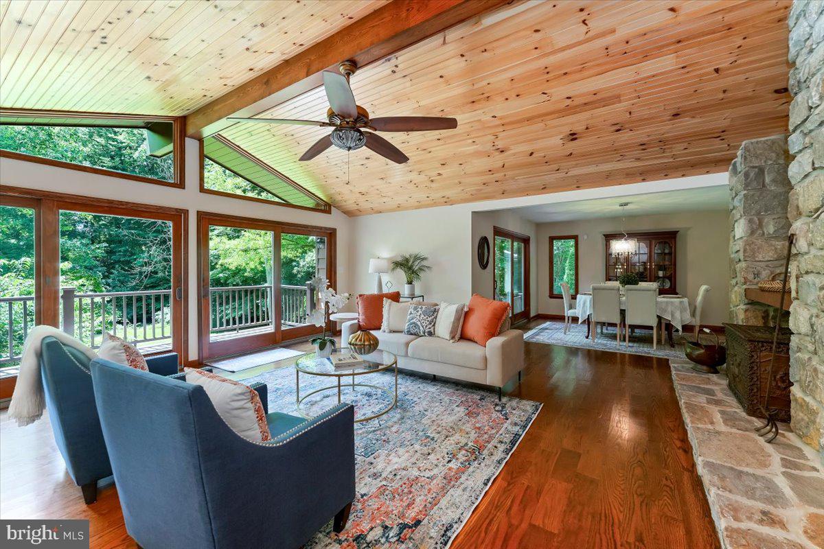 1012 Garrett Mill Rd