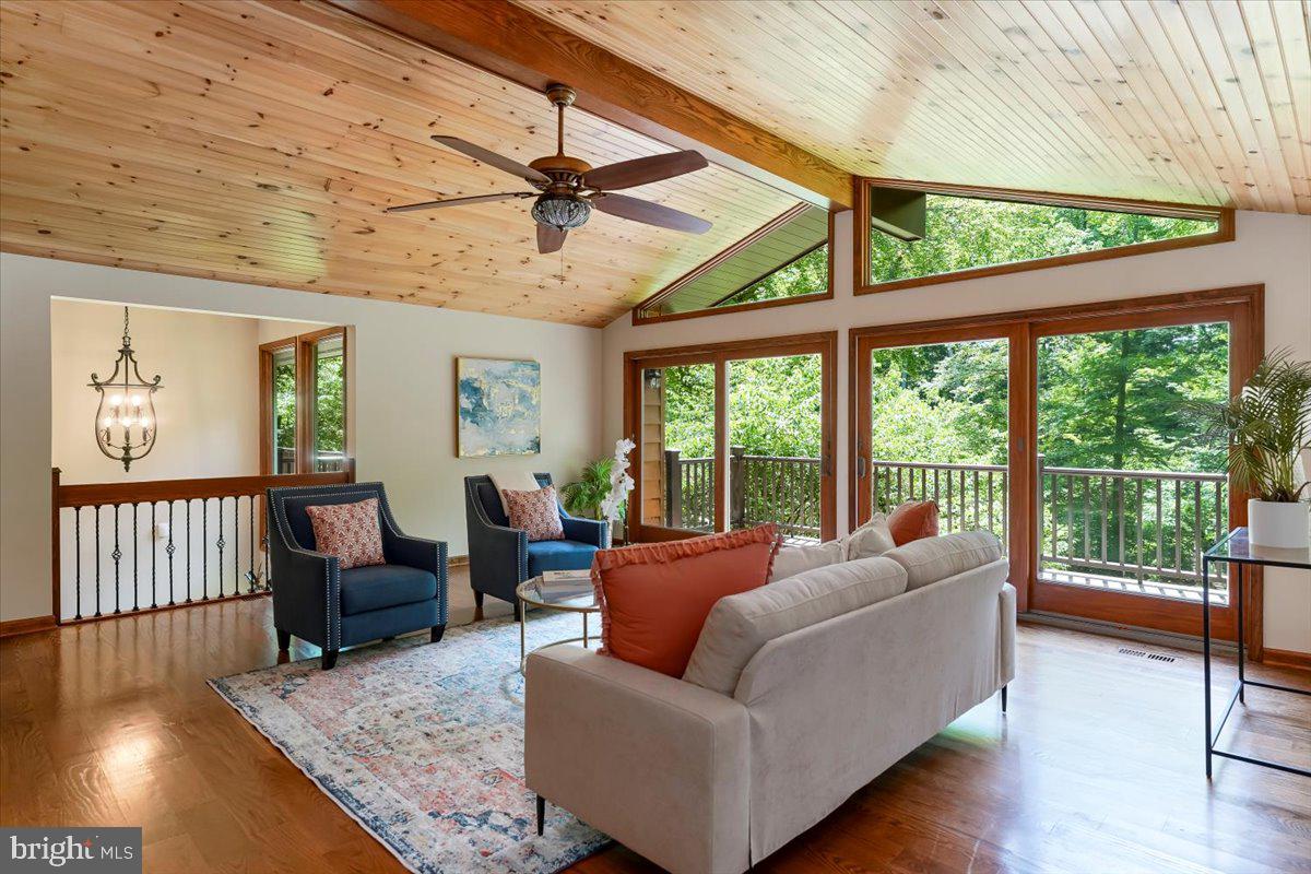 1012 Garrett Mill Rd