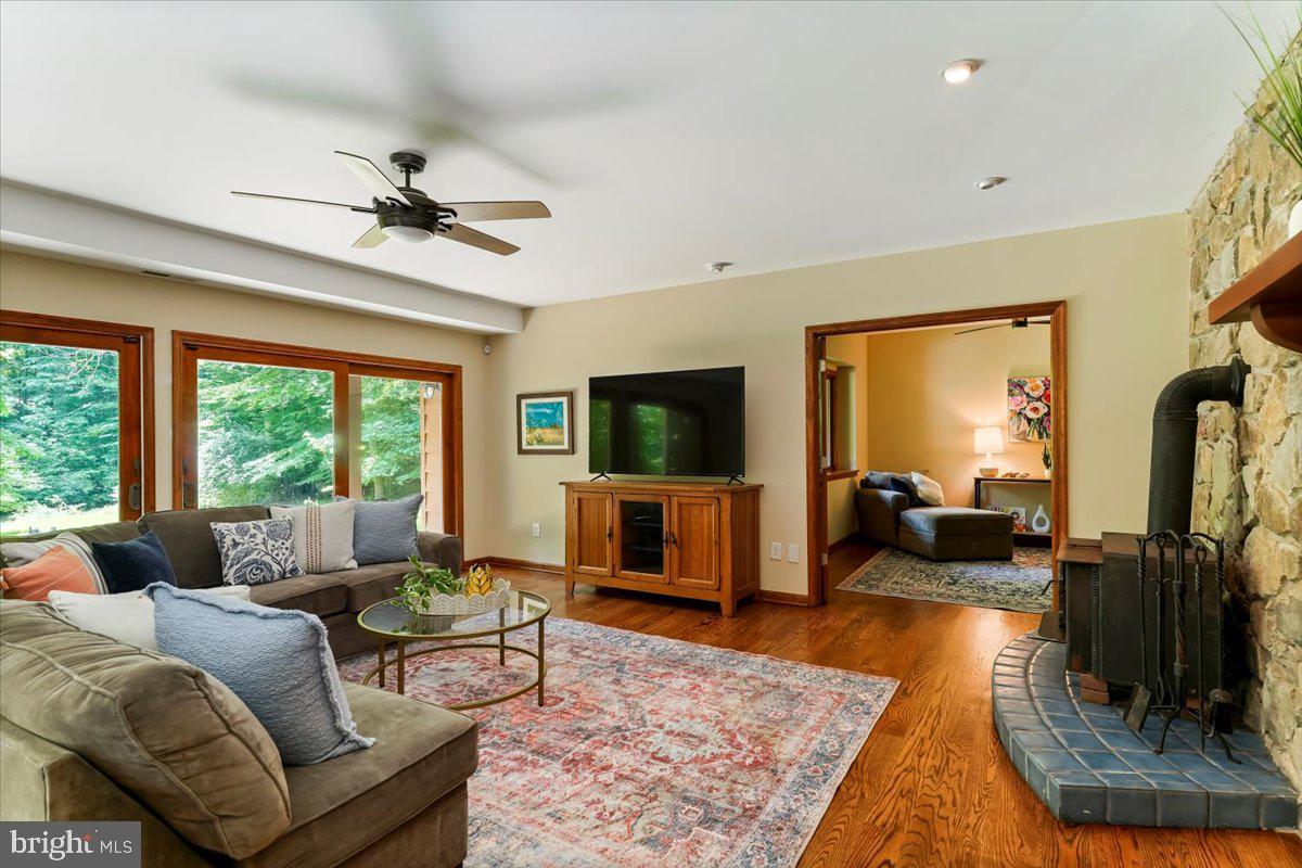 1012 Garrett Mill Rd