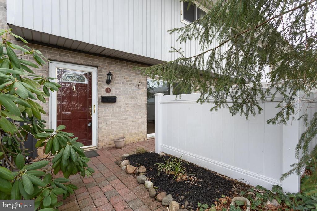 1518 Manley Rd #B42