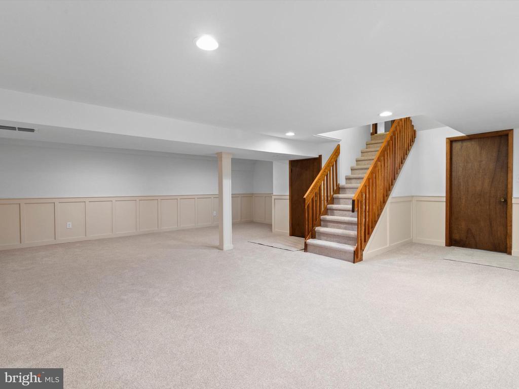 1136 Dorset Dr