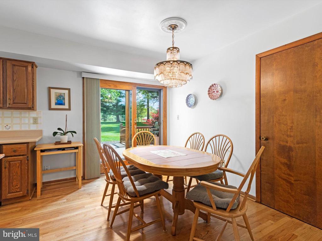 1136 Dorset Dr