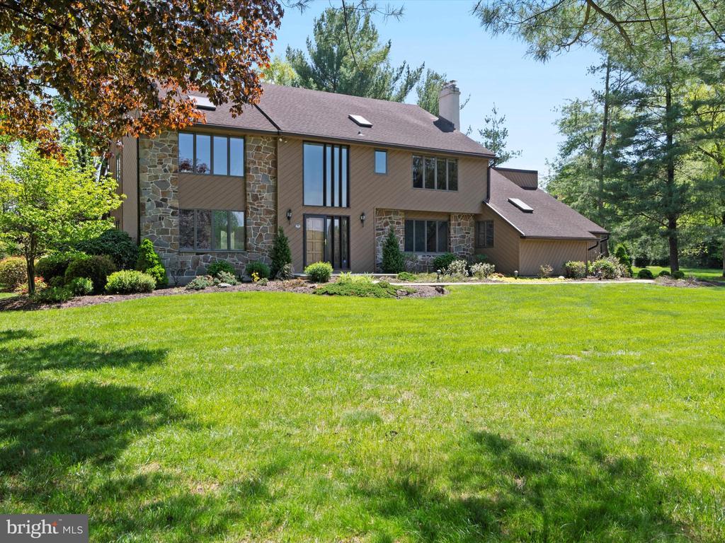 1136 Dorset Dr
