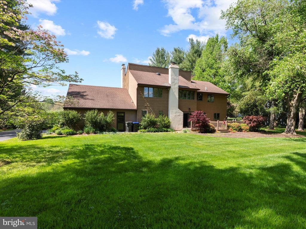 1136 Dorset Dr