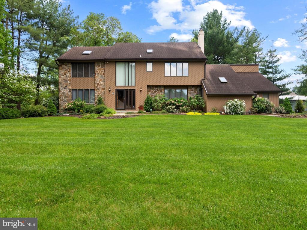 1136 Dorset Dr