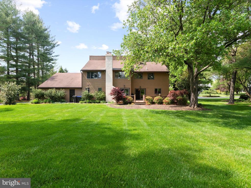 1136 Dorset Dr