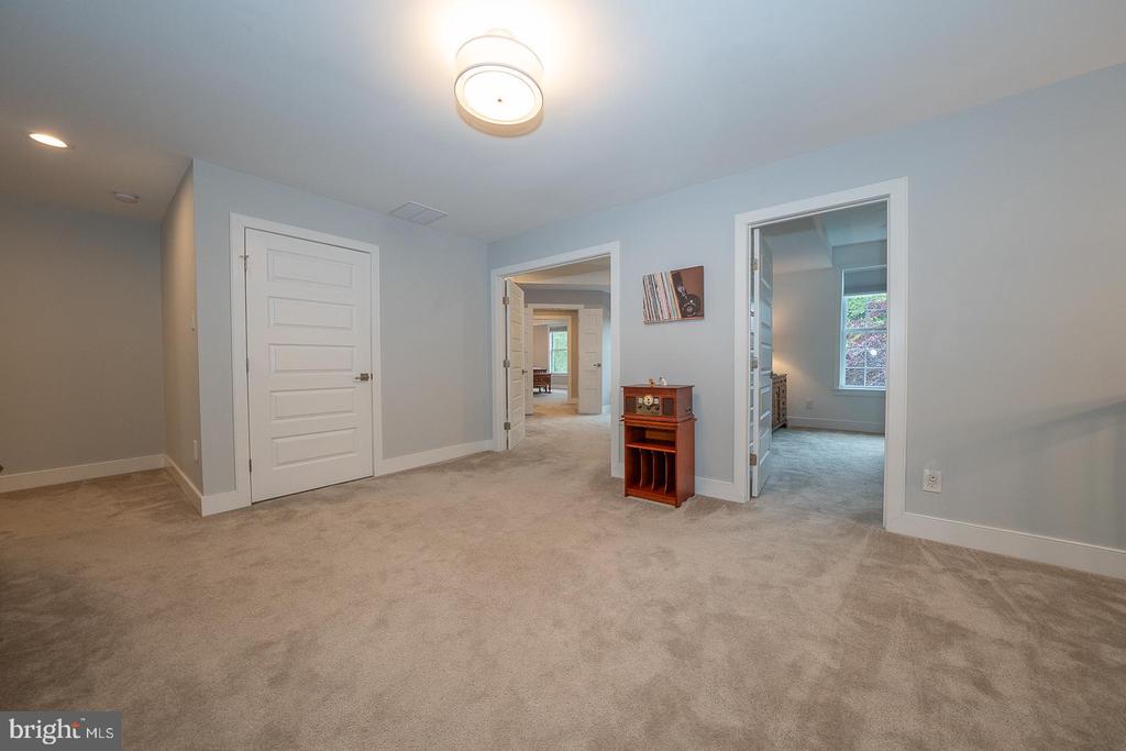 11 Ridings Way