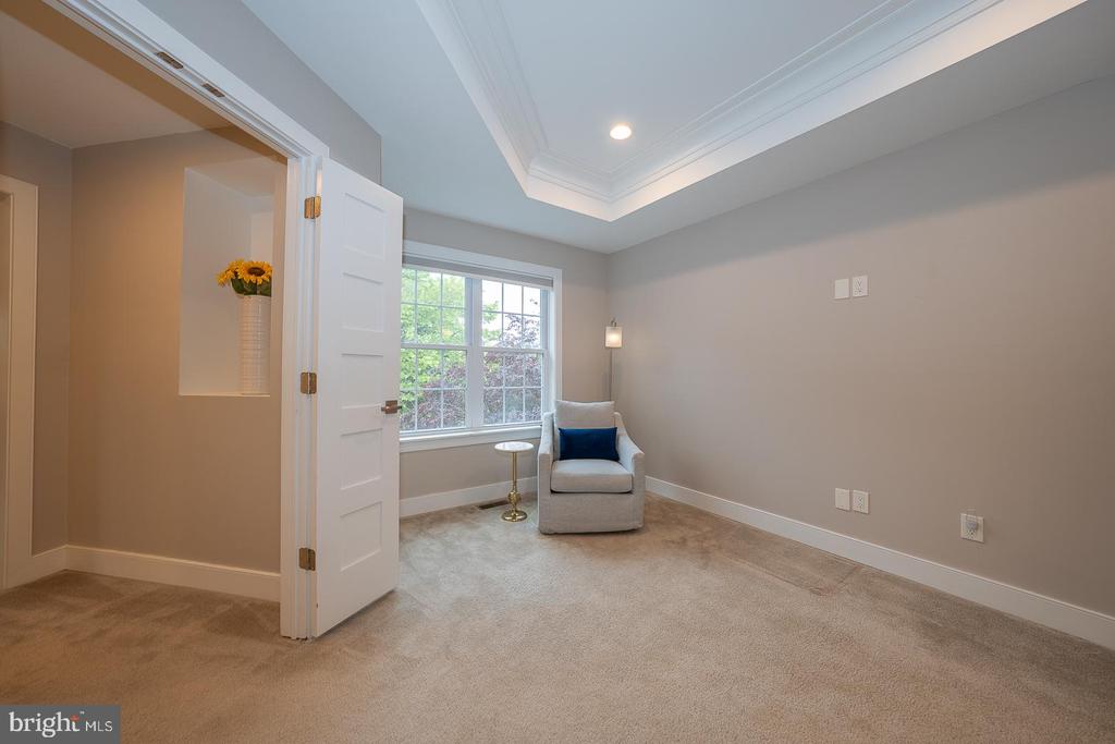 11 Ridings Way