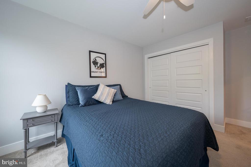 11 Ridings Way