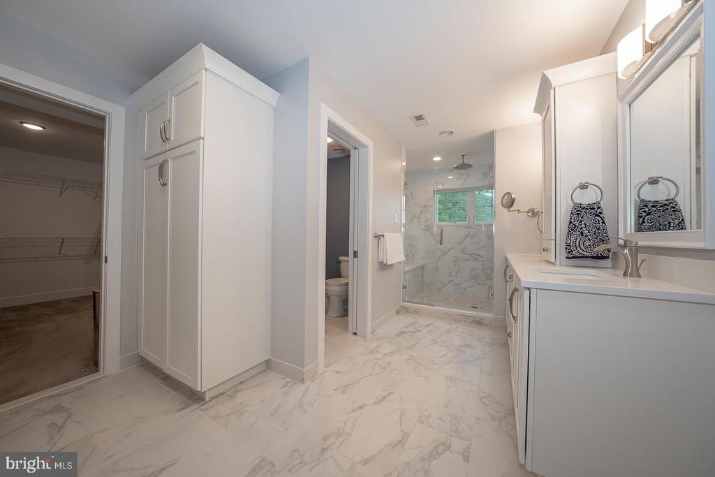 11 Ridings Way