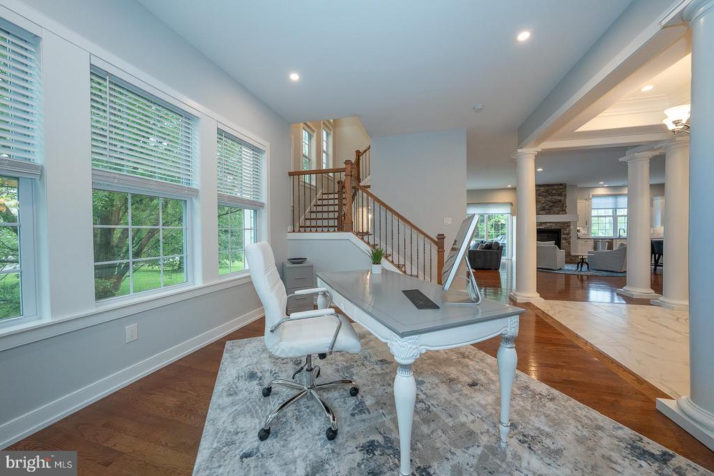 11 Ridings Way