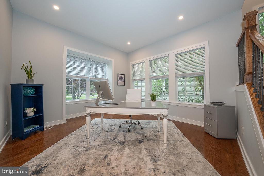 11 Ridings Way