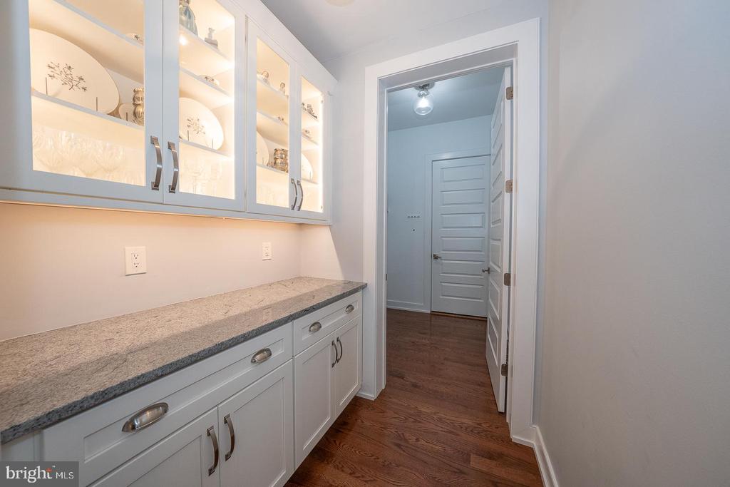 11 Ridings Way