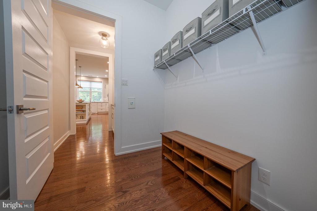 11 Ridings Way