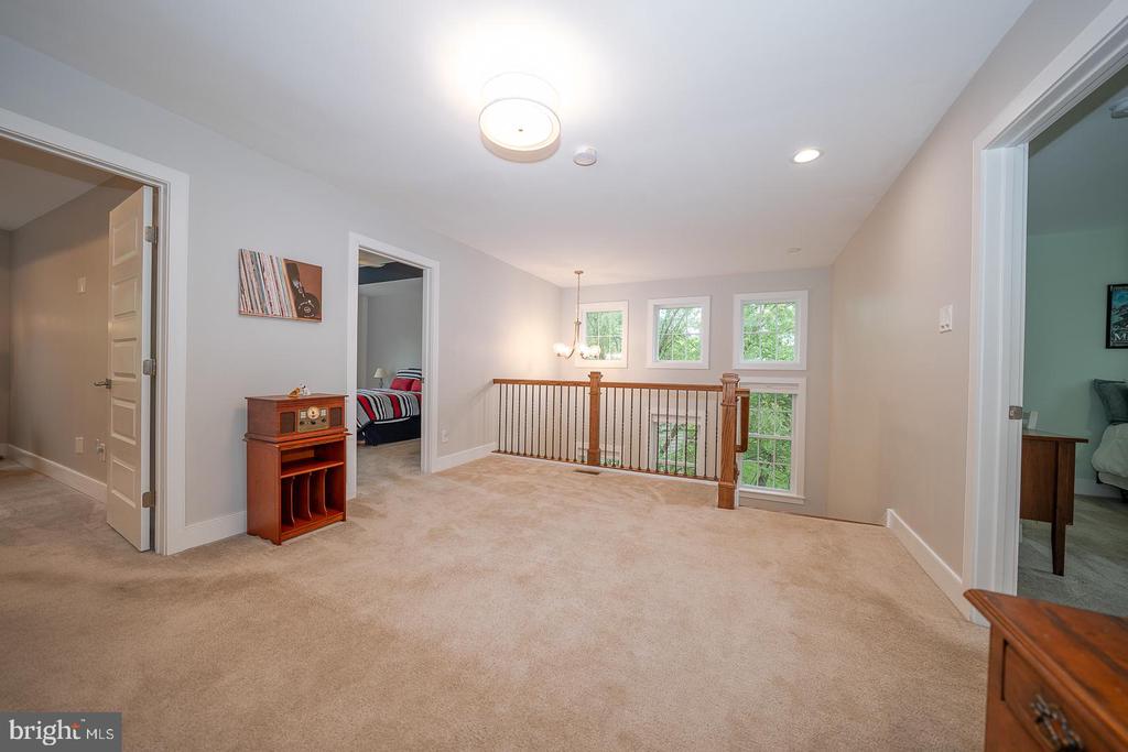 11 Ridings Way