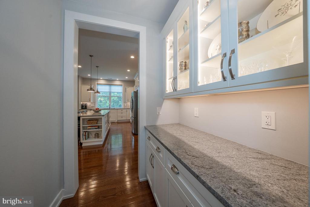 11 Ridings Way