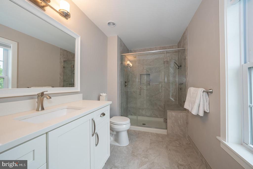 11 Ridings Way