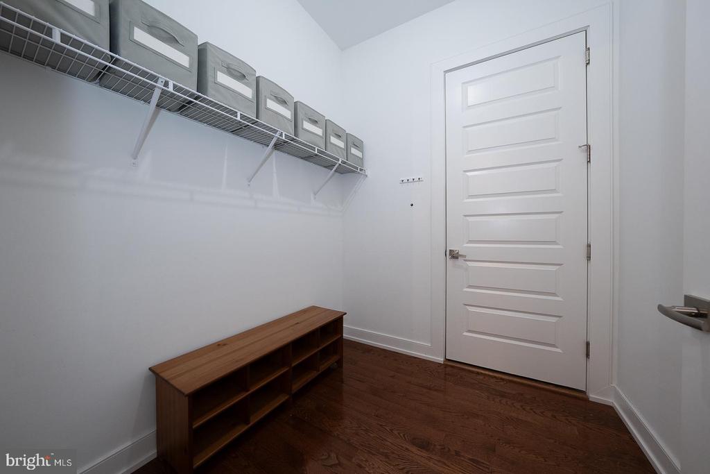 11 Ridings Way