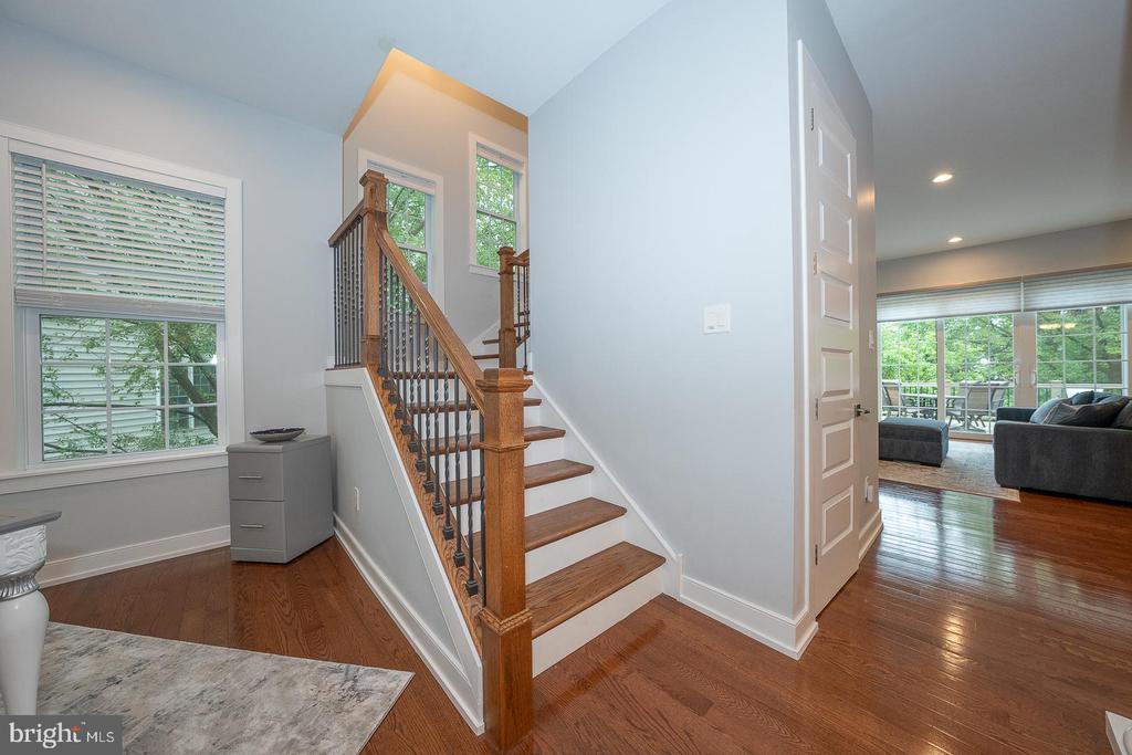 11 Ridings Way