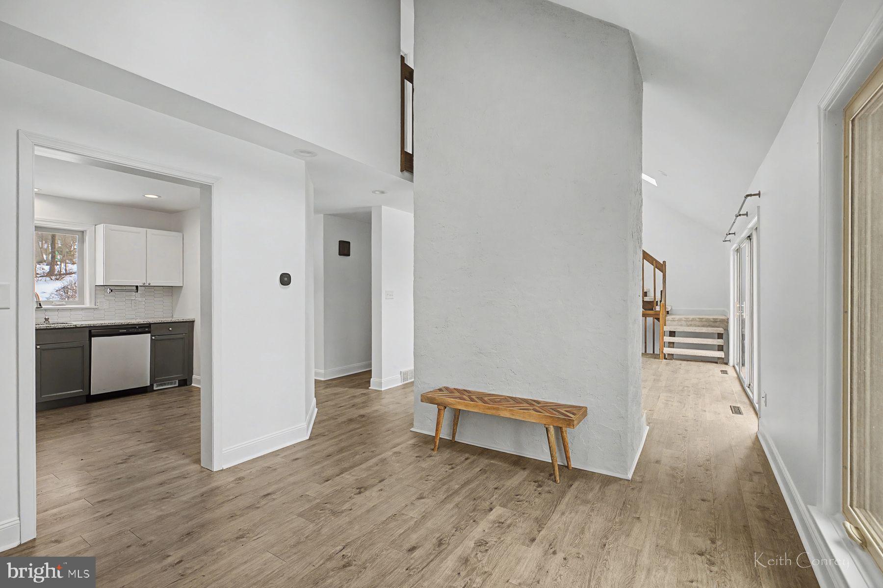 8 LAUREL