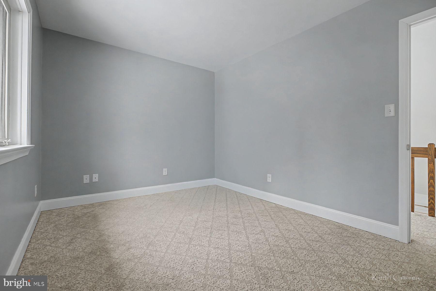 8 LAUREL