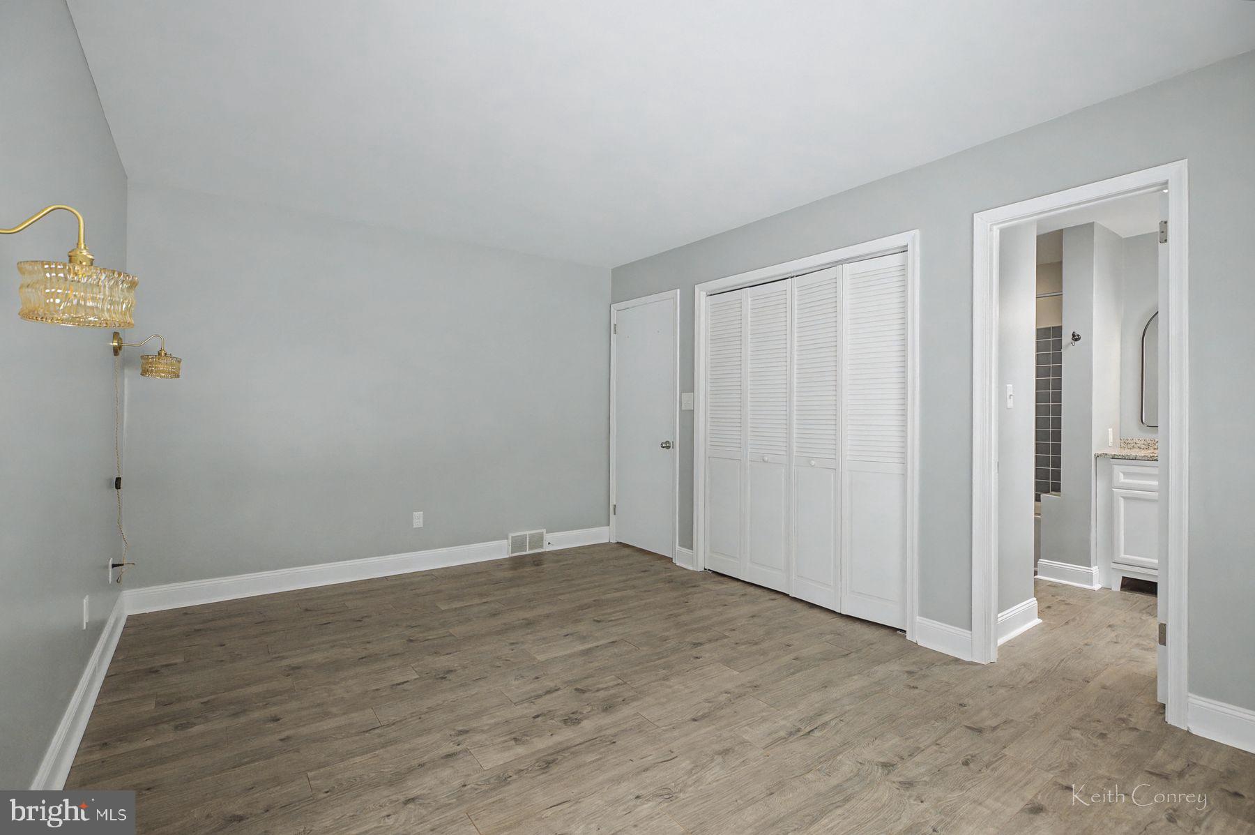 8 LAUREL