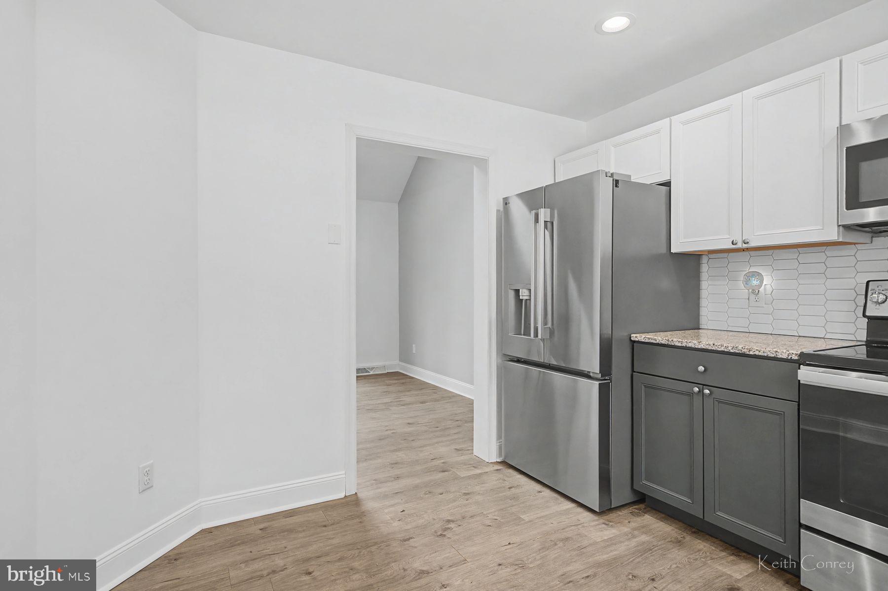 8 LAUREL