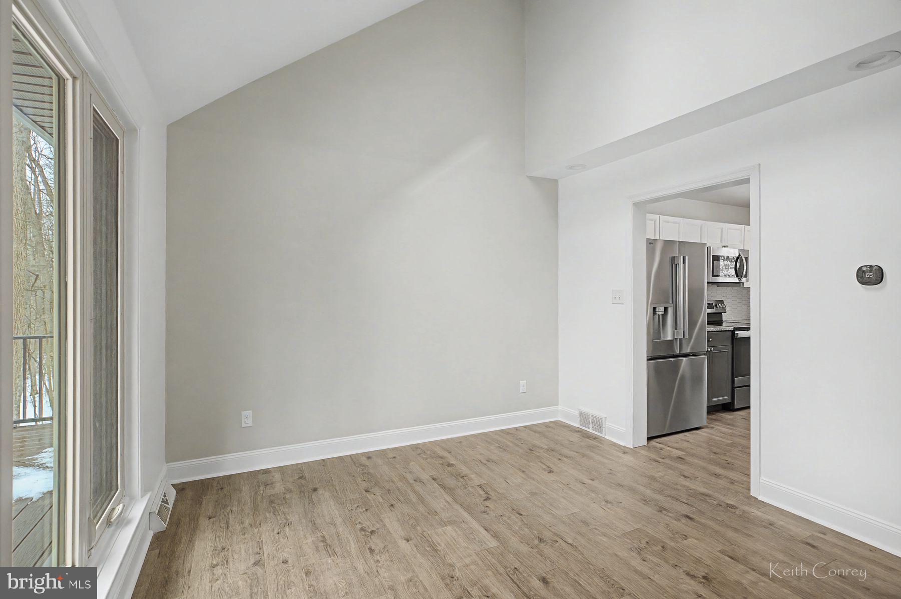 8 LAUREL