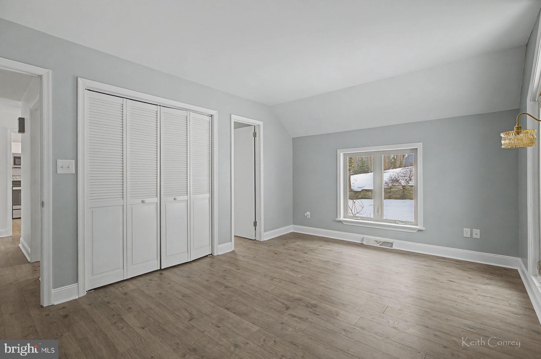 8 LAUREL