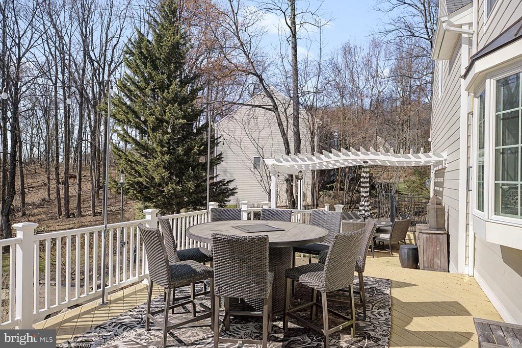 81 BARRINGTON LANE