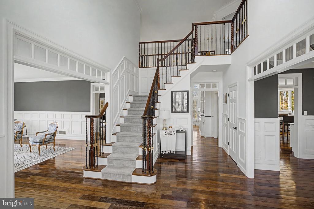 81 BARRINGTON LANE