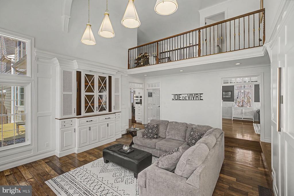 81 BARRINGTON LANE