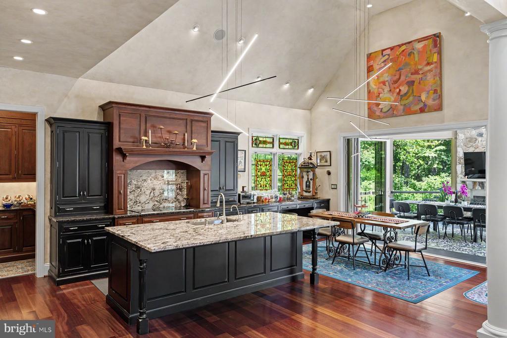 1255 Horseshoe Trail